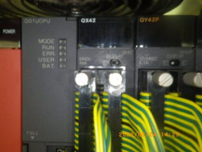シーケンサー QX42 写真1