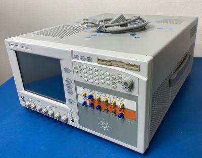 高速シリアル・パルス・データ・ジェネレータ 13GHz 81142A 写真1