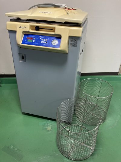 オートクレーブ 高圧蒸気滅菌機 CLS-40L 写真1