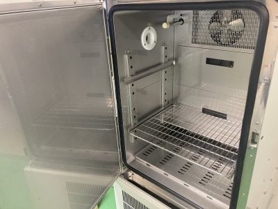 恒温恒湿機 大容量140L -15～85℃ 但し恒温機能限定 KCL-2000A 写真2