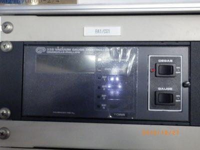真空計コントローラー 338 写真1