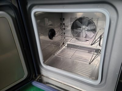 ヒートサイクル恒温器 SU-241 写真5