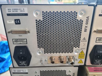 RF電源 RFX-600A 写真1