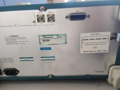 リアルタイムスペクトラムアナライザ RSA2203A 写真1