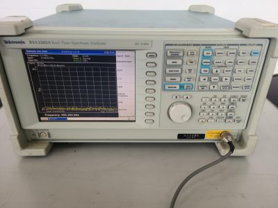 リアルタイムスペクトラムアナライザ RSA2203A 写真4