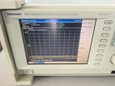 リアルタイムスペクトラムアナライザ RSA2203A 写真6