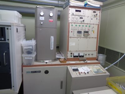 スパッタ装置 SPF-430H 写真4