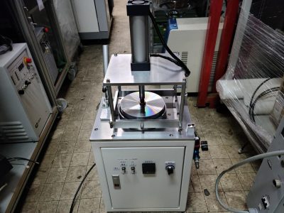 ウェハーシートリング加工機 D-668 写真2