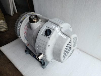スクロールポンプ XDS35i 写真3