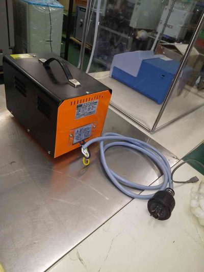 ポータブルトランス TPT-30BD 写真3