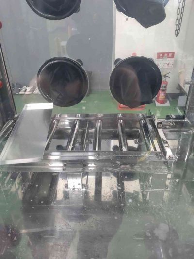 大型グローブボックス DBO型 写真5