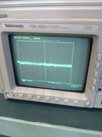 デジタルオシロスコープ TDS420A 写真3