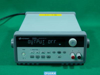 直流安定化電源 E3640A 写真1