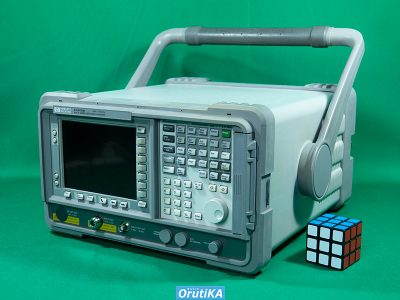 スペクトラムアナライザ E4402B 写真2