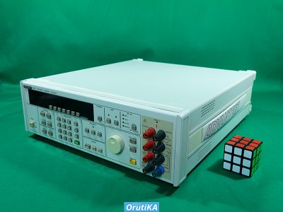 直流電圧電流発生器 R6161 写真2