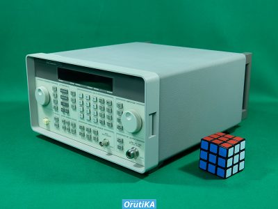 シンセサイズド シグナル ジェネレーター 8648A 写真2