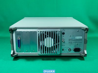 プレシジョンLCRメータ 4284A 写真3
