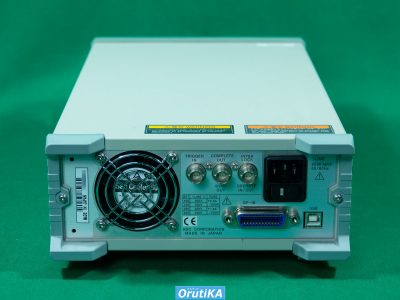 プログラマブル直流電圧/電流発生器 6241A 写真3
