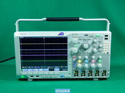 デジタル フォスファ オシロスコープ MDO4034C 写真1
