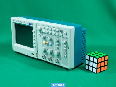 デジタルオシロスコープ TDS2022C 写真2