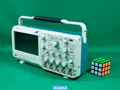デジタルオシロスコープ DPO2014B 写真2