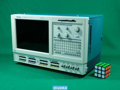 ロジックアナライザ TLA5204B 写真2