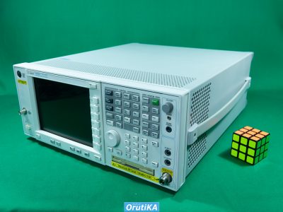 スペクトラムアナライザ E4445A 写真2