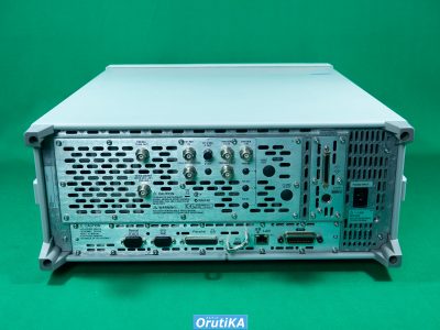 スペクトラムアナライザ E4445A 写真3
