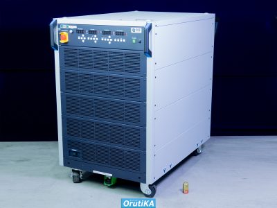 大容量プログラマブル交流電源 QA-15K-T4 写真2