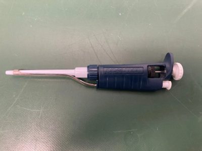 マイクロピペット ピペットマン pipetman P200 20～200μL 写真1