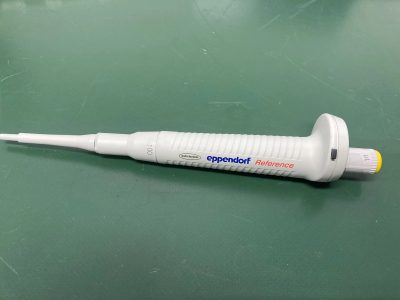 電動ピペット Xplorer シングルチャンネルピペット 50～1000μL 写真1