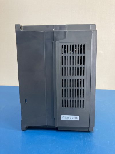 小形インバータ シリーズ 三相200V FR-E720-15K FREQROL-E700 写真6