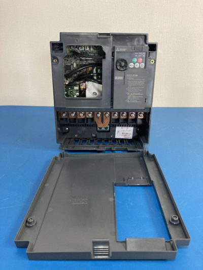 小形インバータ シリーズ 三相200V FR-E720-15K FREQROL-E700 写真7
