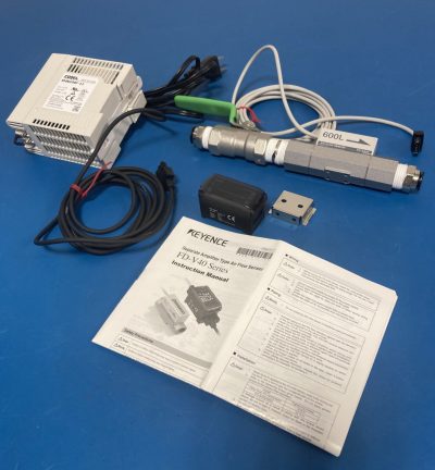 アンプ分離型気体用流量センサキット FD-V40, FD-A600, KHNA90F-12 写真1