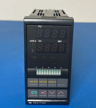 組み込み型 デジタル指示調節計 REX-F400 写真2
