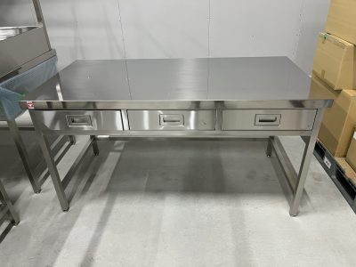 ステンレス実験台（引き出し３個） ★美品 2023年購入品★ ヤマト科学　Yamato SKM-150Z