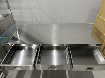 ステンレス実験台（引き出し３個） SKM-150Z 写真3