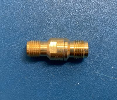 度量衡グレードアダプタ 2.4 mm(メス) - 3.5mm(メス) DC-26.5 GHz 11901B 写真2