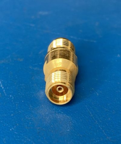 度量衡グレードアダプタ 2.4 mm(メス) - 3.5mm(メス) DC-26.5 GHz 11901B 写真3