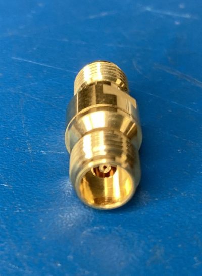 度量衡グレードアダプタ 2.4 mm(メス) - 3.5mm(メス) DC-26.5 GHz 11901B 写真4