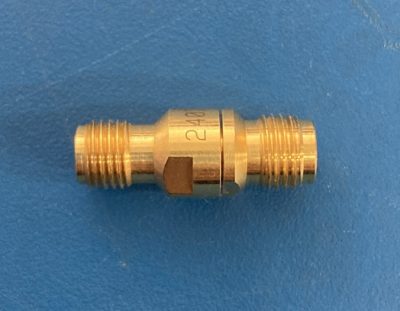 度量衡グレードアダプタ 2.4 mm(メス) - 3.5mm(メス) DC-26.5 GHz 11901B 写真3