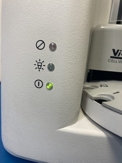 生死細胞オートアナライザー Vi-CELL XR 写真4