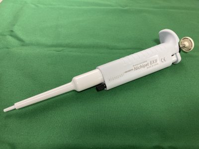 オートクレーバブルマイクロピペット 1チャンネル Ⅱ Nichipet EX Ⅱ 0.1-2uL 写真1