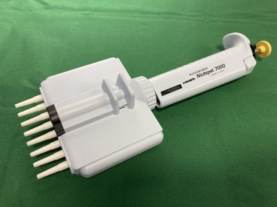 マルチチャンネルデジタルマイクロピペット ニチリョー Nichipet 7000 5-50uL 8連