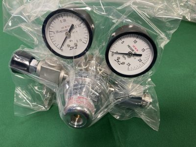☆新品・未使用☆ N2ガス用ステンレス製精密圧力調整器 GSN2-4-5AGE-2RF2SW-V 写真6