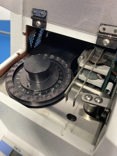 オートサンプラー付き示差走査熱量計 DSC-60A 写真9