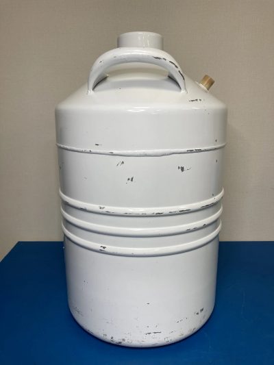 液体窒素貯蔵・運搬容器 液体窒素デュワー瓶 DC-20 写真3