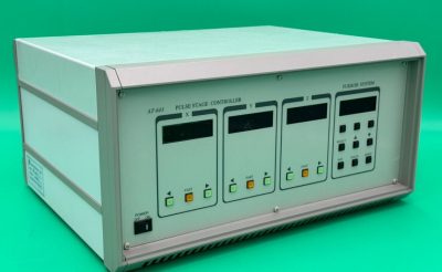 自動調芯機能付パルスステージコントローラ AT-643 写真3
