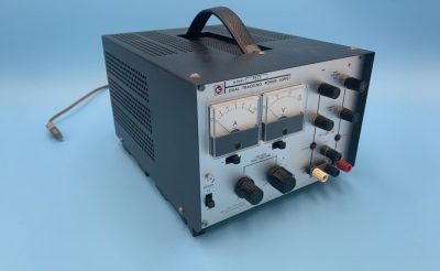 直流安定化電源 7025 写真4