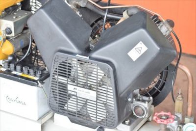 エンジンコンプレッサー TLUE22B-14S 写真6